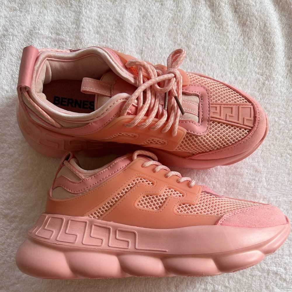 Women’s Sneakers: Size 6: Color Pink (NWOT)